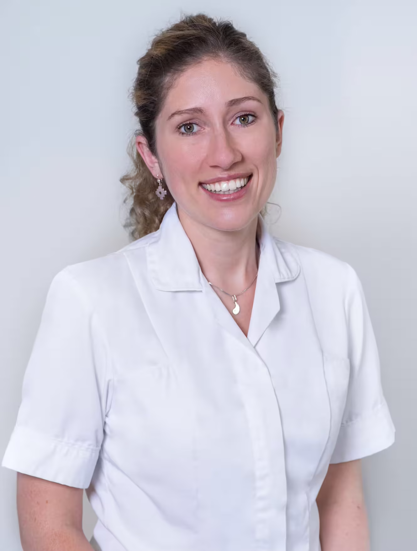 Davina Headhsot converted e1772608409966